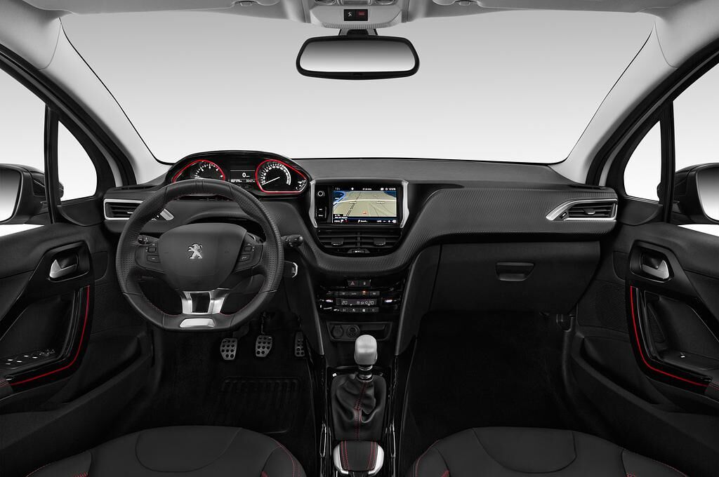 Peugeot 2008 (Baujahr 2019) GT Line 5 Türen Cockpit und Innenraum