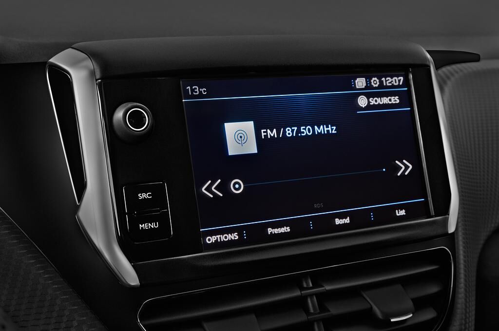 Peugeot 2008 (Baujahr 2019) GT Line 5 Türen Radio und Infotainmentsystem