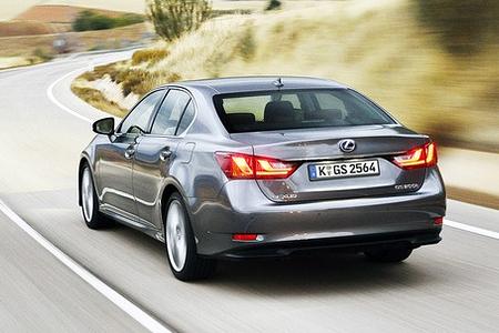 Lexus bietet für gewerbliche Kunden den GS 300h als Business Edition an
