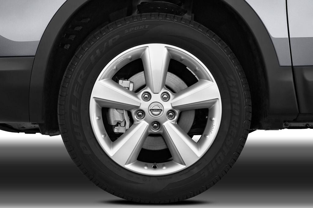 Nissan Qashqai+2 (Baujahr 2009) - 5 Türen Reifen und Felge