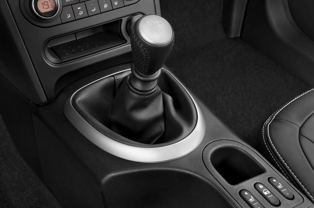 Nissan Qashqai+2 (Baujahr 2010) Tekna 5 Türen Schalthebel