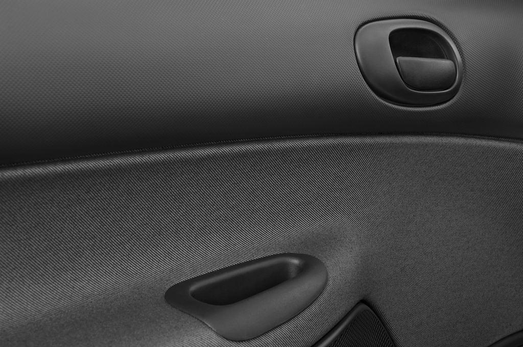 Peugeot 206+ (Baujahr 2009) - 3 Türen Bedienungselemente Tür
