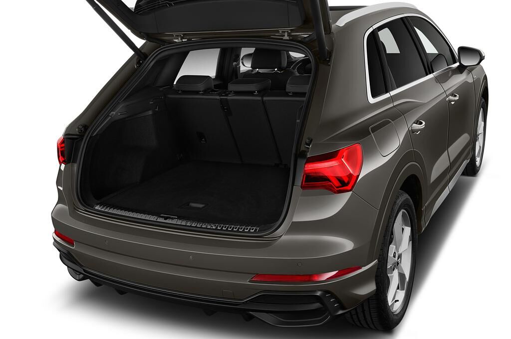 Audi Q3 (Baujahr 2019) S line 5 Türen Kofferraum