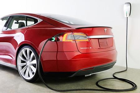 Tesla tauscht Ladeadapter aus