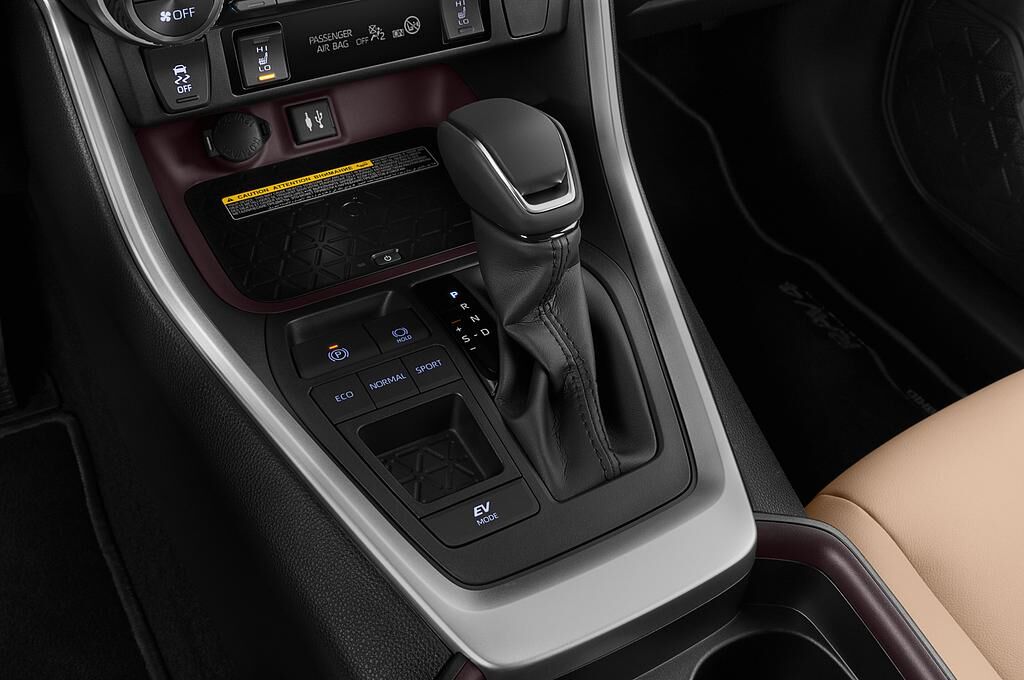 Toyota RAV4 (Baujahr 2019) Lounge 5 Türen Schalthebel