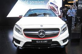 Detroit Motorshow 2014: Mercedes-Benz GLA 45 AMG - Multitalent mit Driving Performance