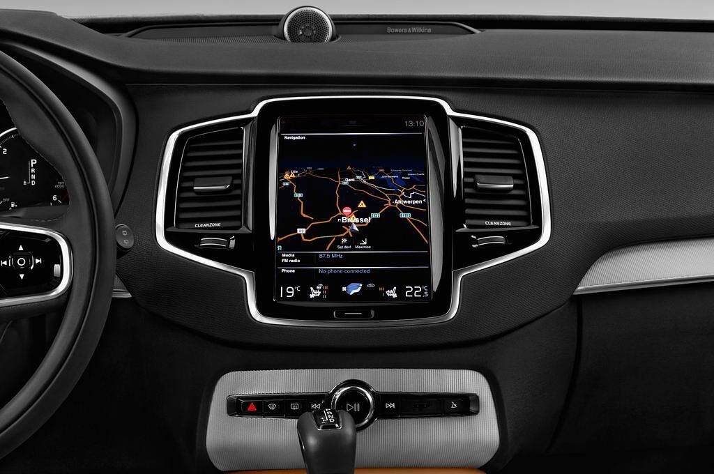 Volvo XC90 (Baujahr 2015) Inscription 5 Türen Mittelkonsole