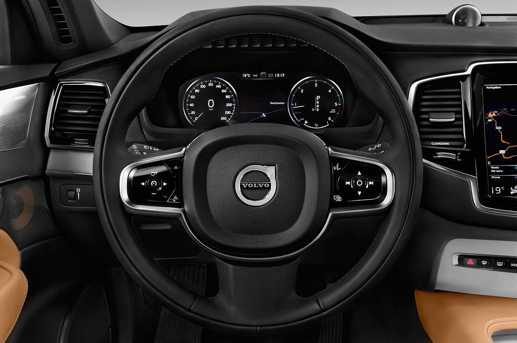 Volvo XC90 (Baujahr 2015) Inscription 5 Türen Lenkrad