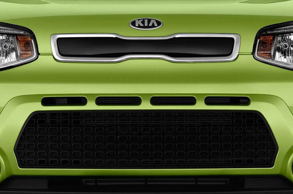 Kia Soul (Baujahr 2014) Spirit 5 Türen Kühlergrill und Scheinwerfer