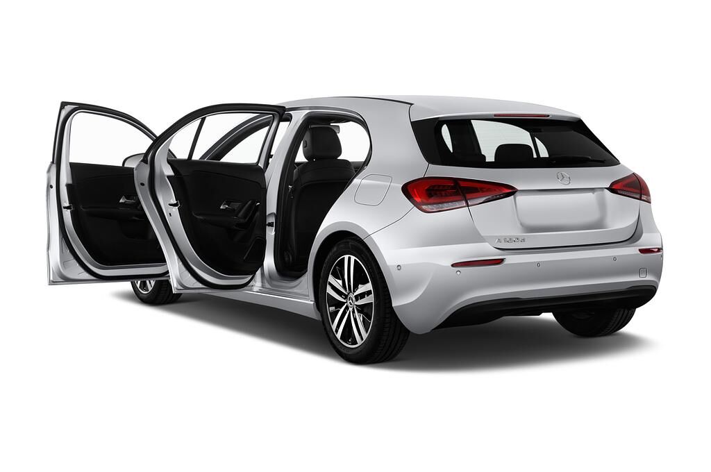 Mercedes A Class (Baujahr 2018) Progressive 5 Türen Tür geöffnet