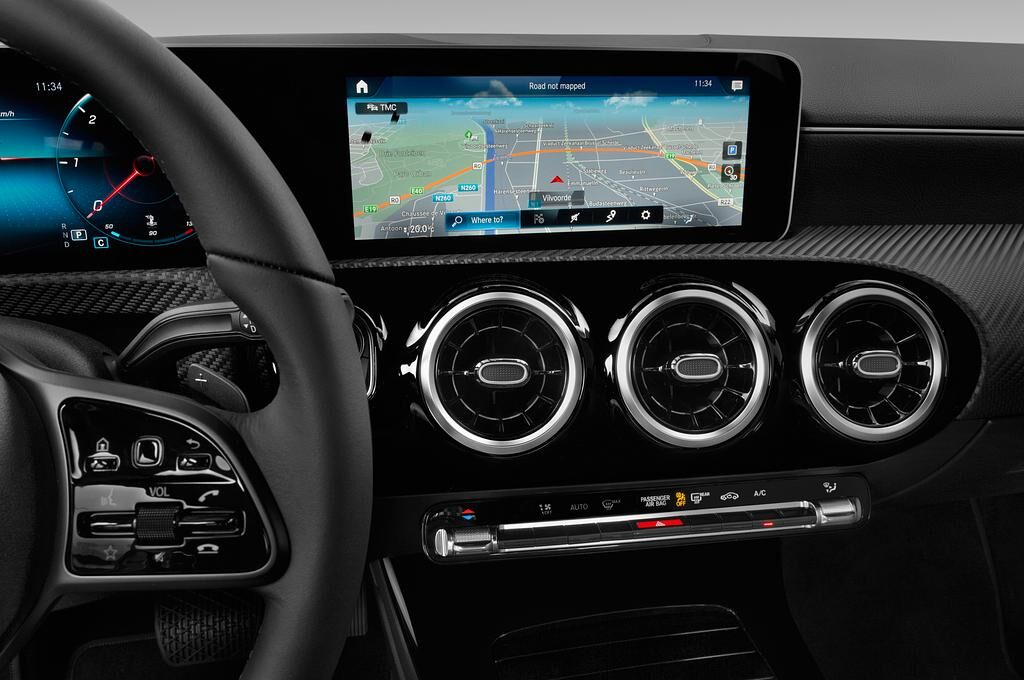 Mercedes A Class (Baujahr 2018) Progressive 5 Türen Temperatur und Klimaanlage