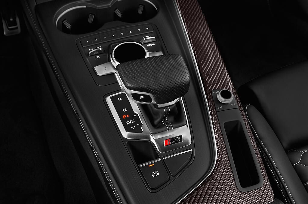 Audi RS 5 Sportback (Baujahr 2019) - 5 Türen Schalthebel
