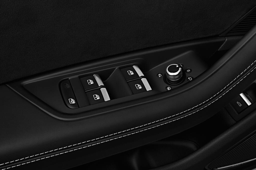 Audi RS 5 Sportback (Baujahr 2019) - 5 Türen Bedienungselemente Tür