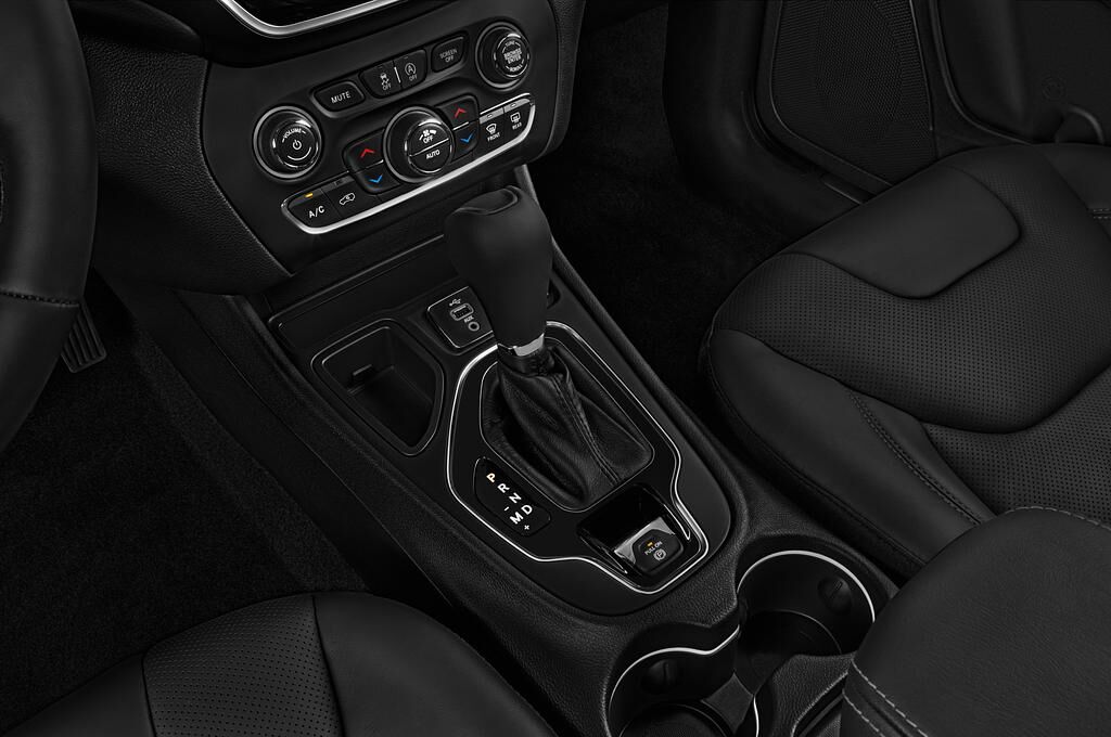 Jeep Cherokee (Baujahr 2018) Limited 5 Türen Schalthebel