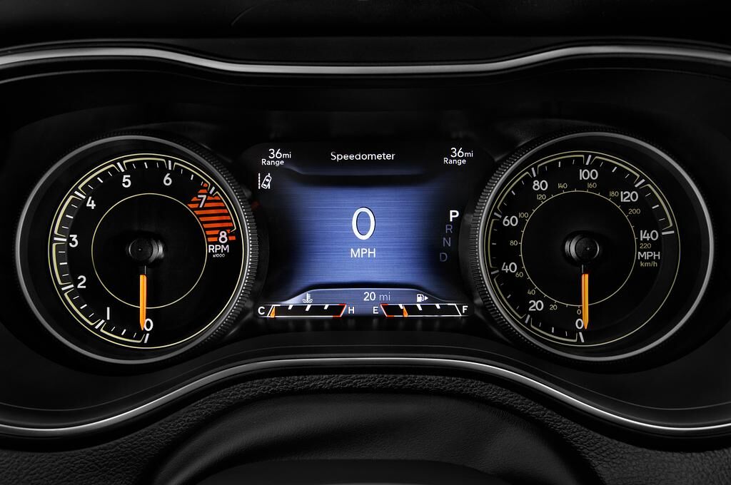 Jeep Cherokee (Baujahr 2018) Limited 5 Türen Tacho und Fahrerinstrumente