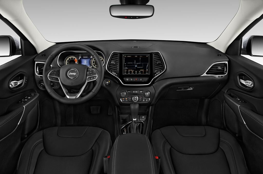 Jeep Cherokee (Baujahr 2018) Limited 5 Türen Cockpit und Innenraum