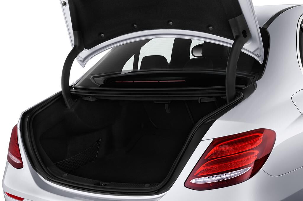 Mercedes E Class (Baujahr 2018) - 4 Türen Kofferraum