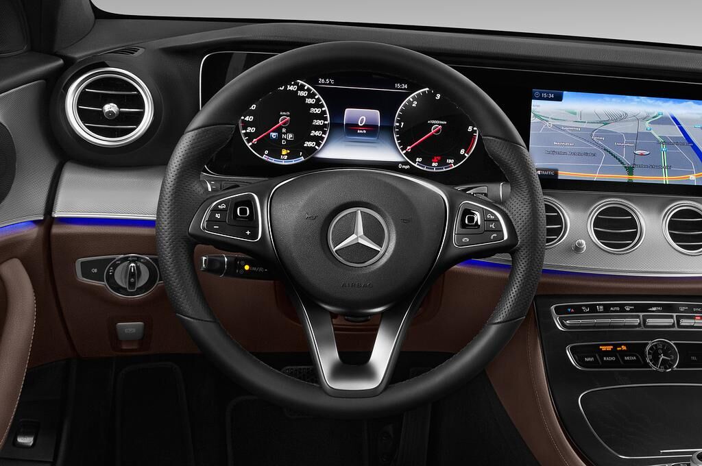 Mercedes E Class (Baujahr 2018) - 4 Türen Lenkrad
