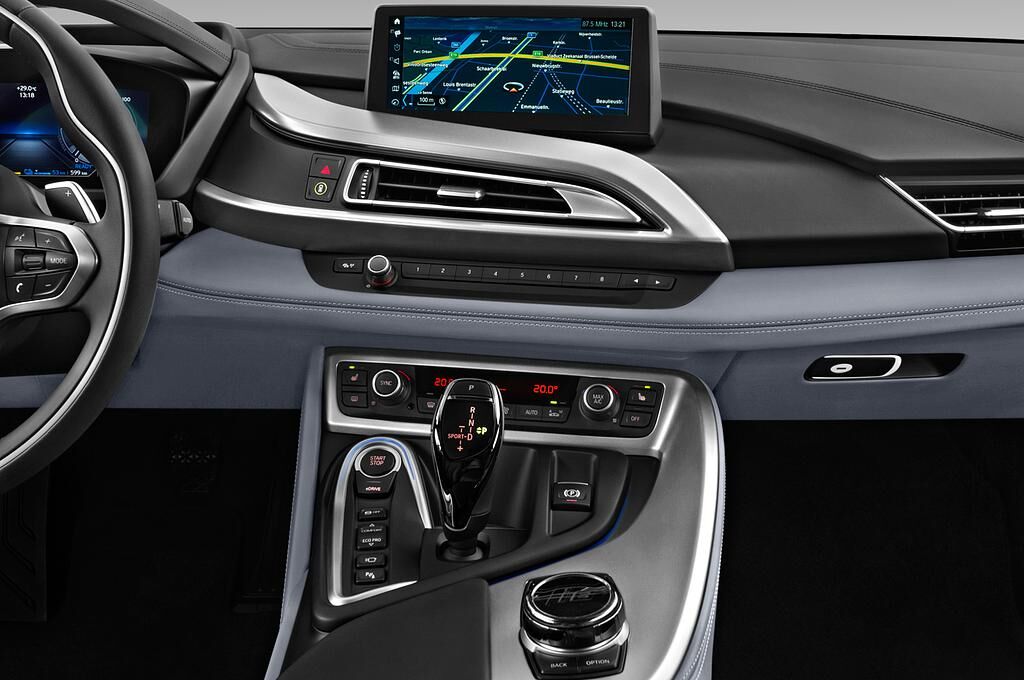 BMW i8 (Baujahr 2019) - 2 Türen Mittelkonsole