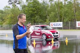 Suzuki bietet Fahrsicherheitstraining mit Rallye-Profi Niki Schelle an