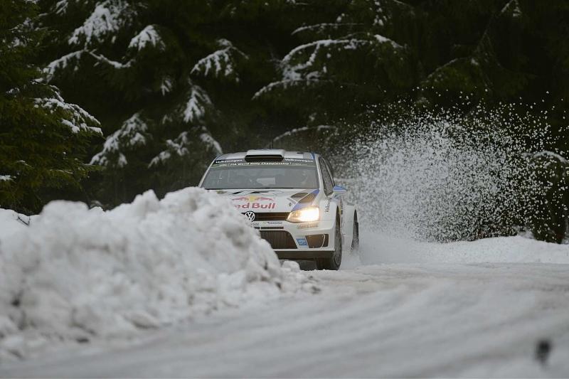 Sebastien Ogier und Co-Pilot Julien Ingrassia waren zwischenzeitlich auf Rang 20 zurückgefallen.