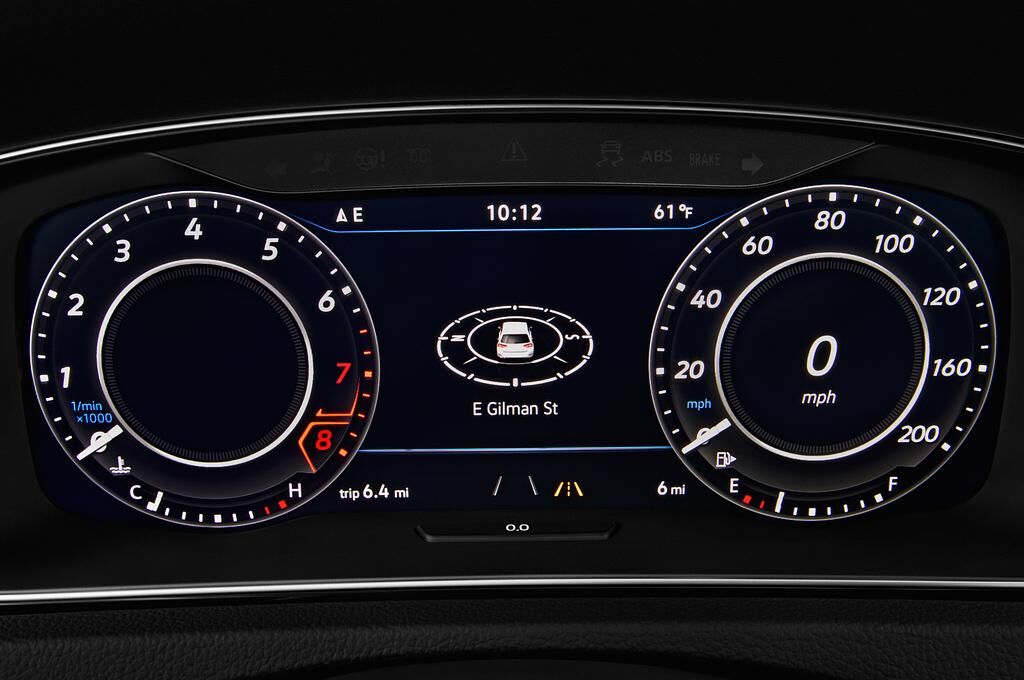Volkswagen Golf (Baujahr 2018) R 5 Türen Tacho und Fahrerinstrumente