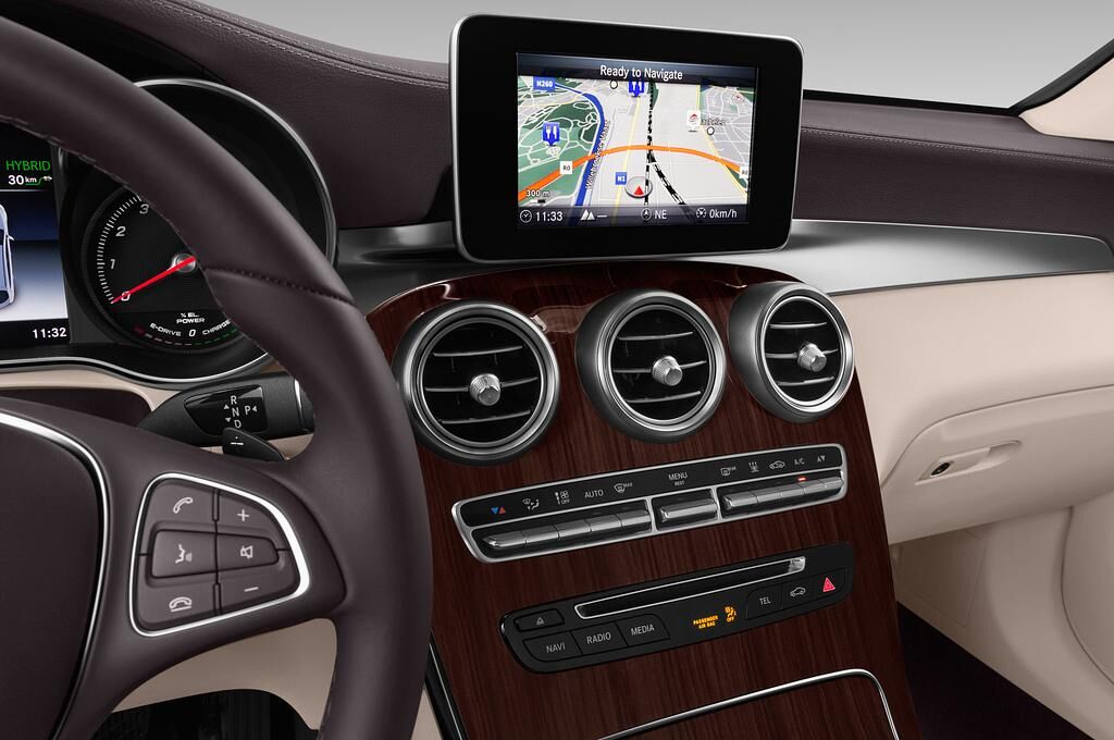 Mercedes GLC Coupe (Baujahr 2018) Standard 5 Türen Temperatur und Klimaanlage