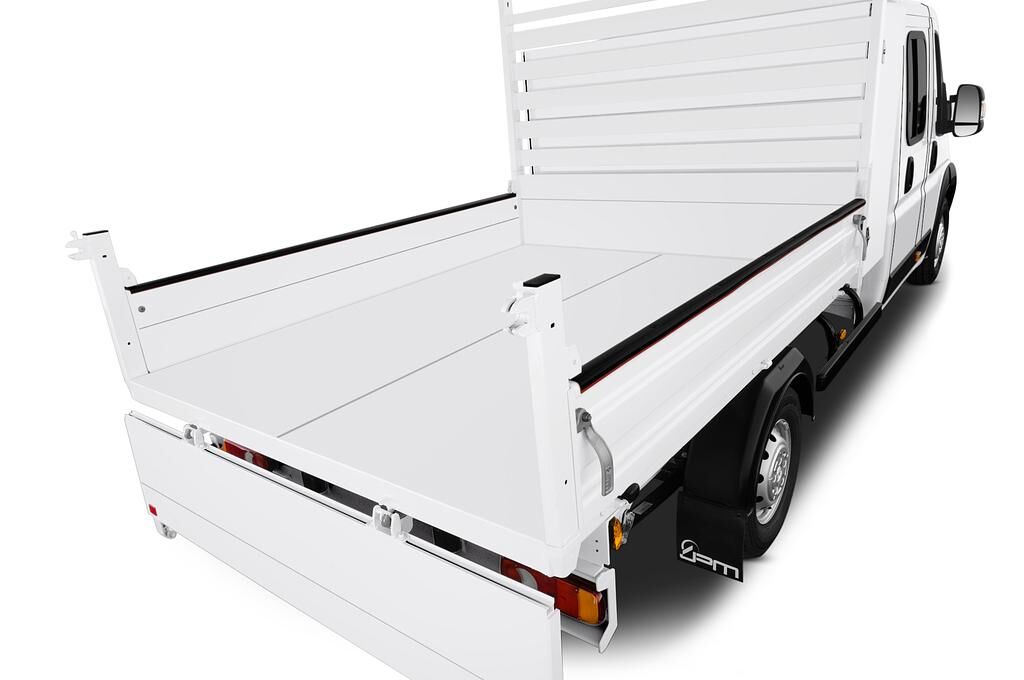 Peugeot Boxer (Baujahr 2017) PRO SR 4 Türen Kofferraum