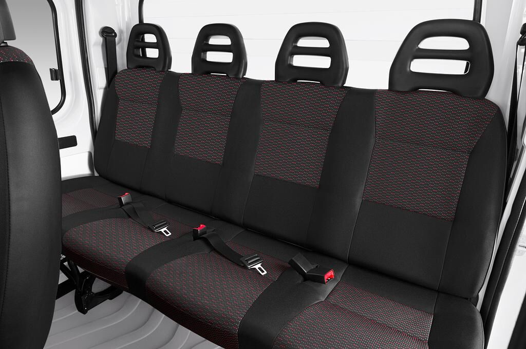 Peugeot Boxer (Baujahr 2019) - 4 Türen Rücksitze