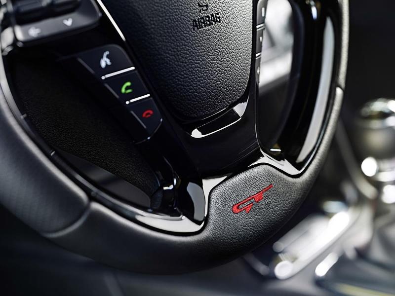 Ziert das Lenkrad im Kia pro_cee\\\'d GT: GT-Logo