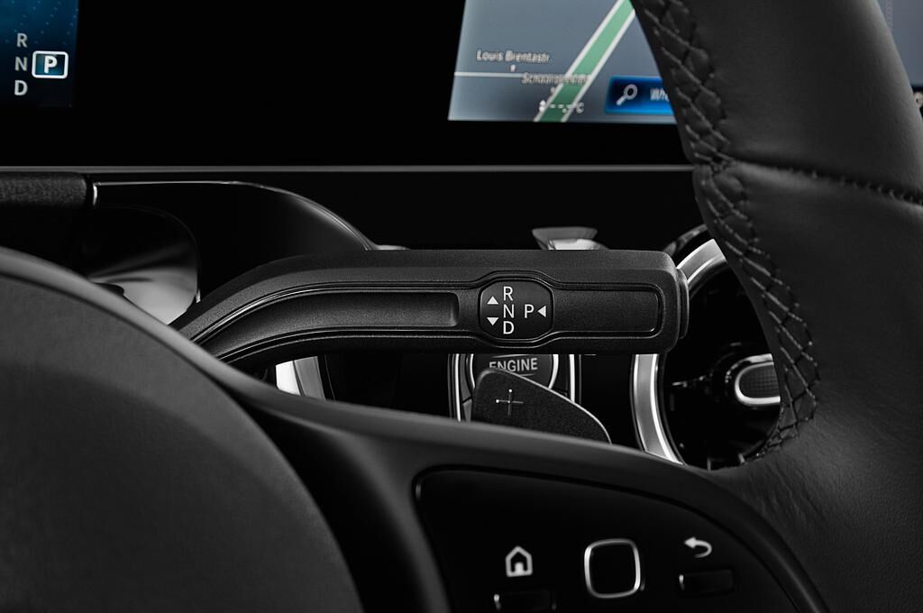 Mercedes B Class (Baujahr 2019) - 5 Türen Schalthebel