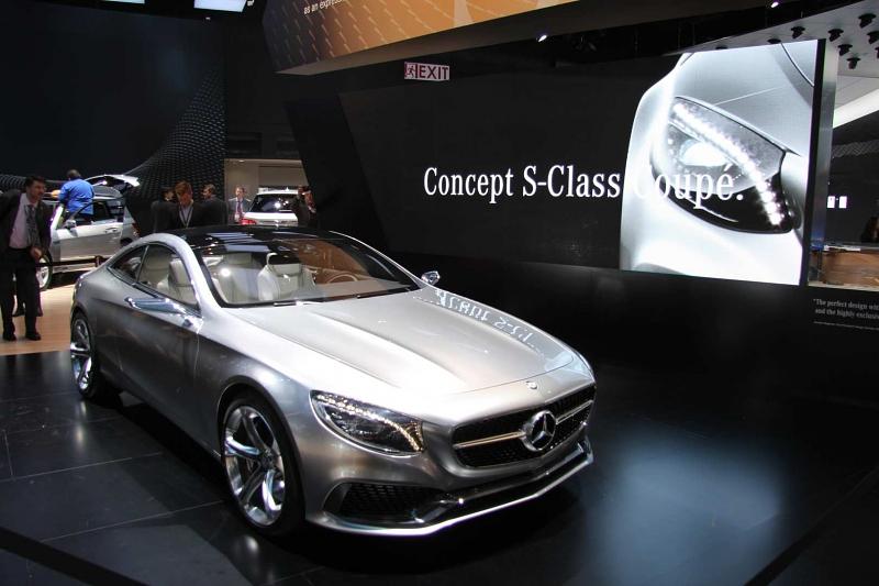 In Detroit stand noch das Konzeptfahrzeug des Mercedes S-Klasse Coupes. In Genf steht die Serienversion.