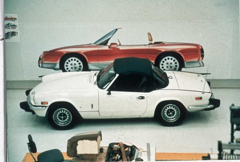 Ein Mazda MX-5-Konzeptvergleich mit einem Triumph Spitfire.