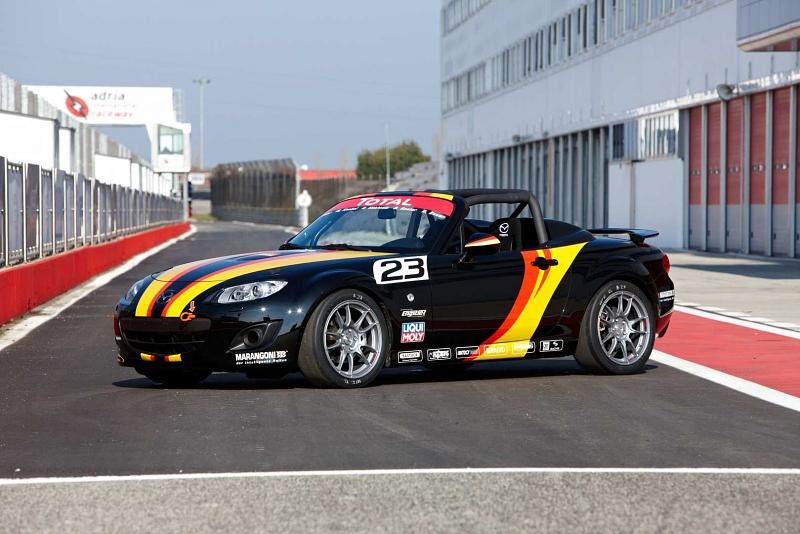 Immer wieder folgten Konzept- oder Sonderfahrzeuge wie der Mazda MX-5 Open Race,...