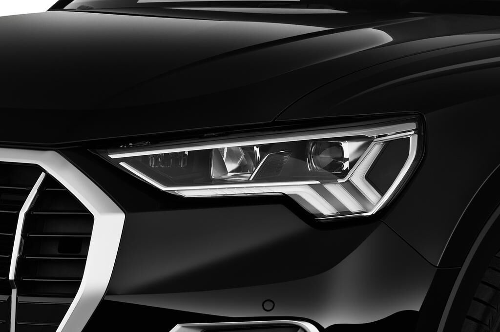 Audi Q3 (Baujahr 2019) Advanced 5 Türen Scheinwerfer