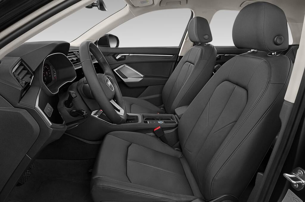 Audi Q3 (Baujahr 2019) Advanced 5 Türen Vordersitze