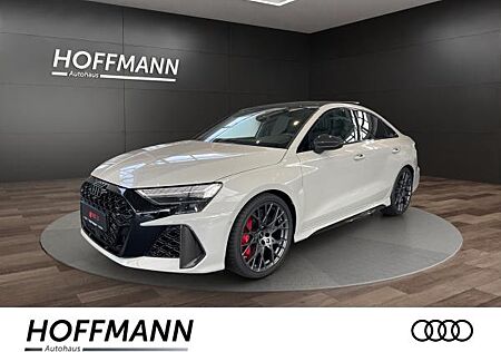 Audi RS3 Limousine / RS-Dynamikpaket / Exclusive Kreide / Schalensitze / Carbonpaket