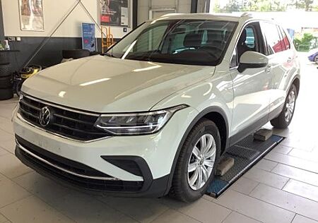 VW Tiguan Volkswagen 1.5 TSI Move Navi Standhzg Kamera AHK ACC
