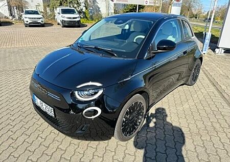 Fiat 500E la Prima