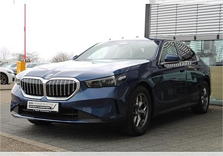 BMW 520 i Limo NaviProf AdLED LiveProf Cam Memory DAB