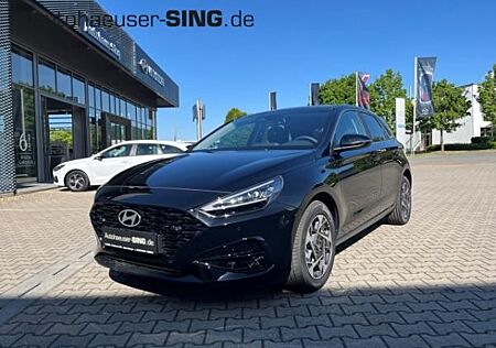 Hyundai i30 LED Digitales Cockpit PDCv+h NAV AC/AA