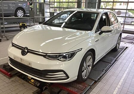 VW Golf Volkswagen VIII 1.5 eTSI Style DSG Sitzhzg LED PDC