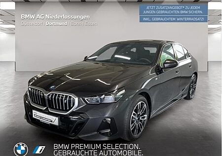 BMW i5 xDrive40 Limousine M Sport AHK **inkl. Winterräder**