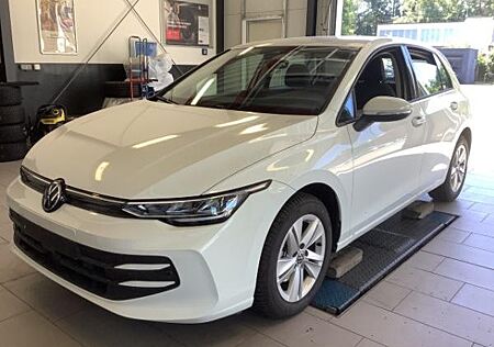 VW Golf Volkswagen VIII 1.5 eTSI Life DSG LED CarPlay ACC