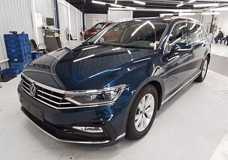 VW Passat Volkswagen 2.0 TSI DSG R-line Elegance