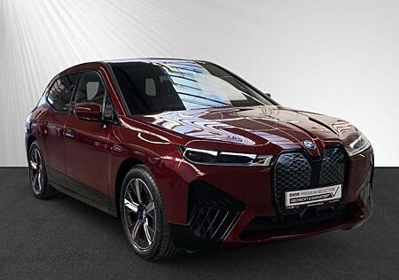 BMW iX xDrive40 AHK PANO H&K LASERLICHT