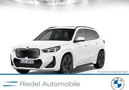 BMW iX1 eDrive20 M Sportpaket Panorama Head-Up AHK