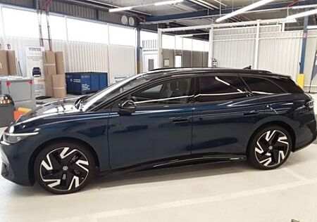 VW ID.7 Volkswagen Tourer GTX 4M +CCS+WÄRMEPUMPE+AHK+360°+PANO+