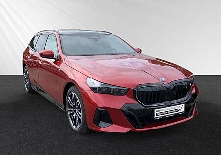 BMW i5 eDrive40 Touring *0,25%* PA+|DA Prof|HeadUp|Pano
