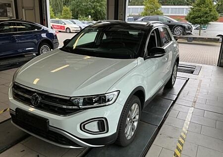 VW T-Roc Volkswagen 1.5 TSI Style DSG Navi AHK Massage ACC LED